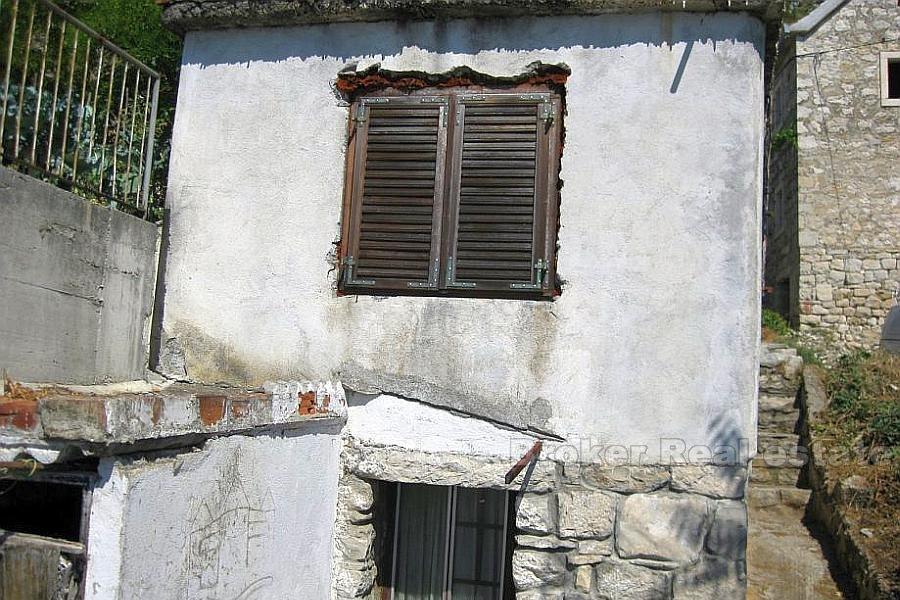 Podstrana, a small unfinished house