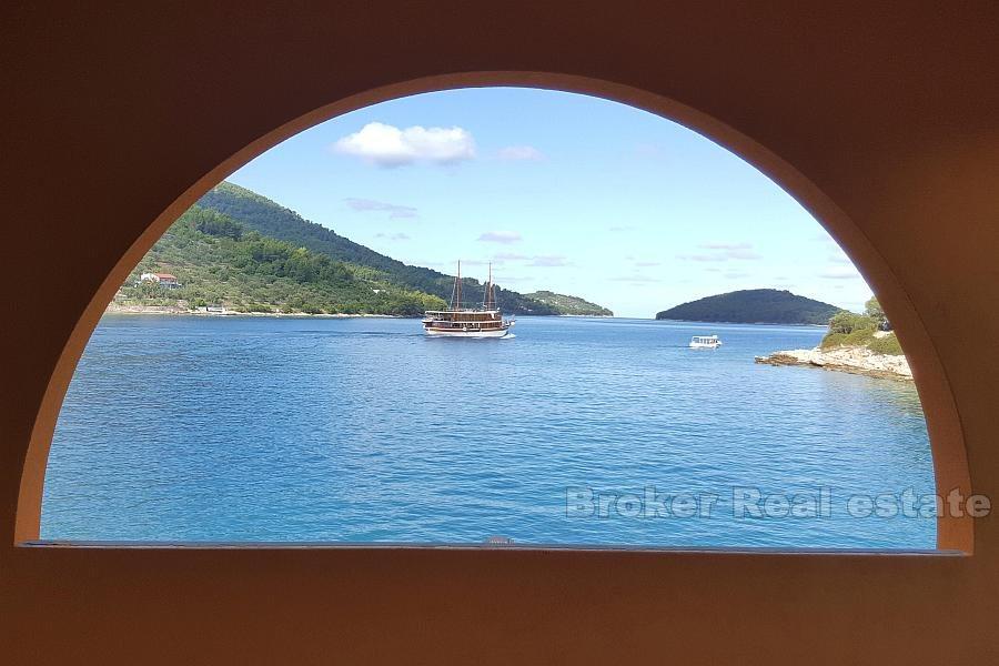 ön Korcula, villa vid havet
