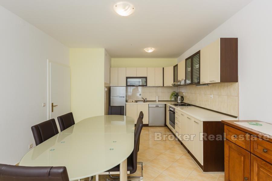 Kastela - Appartamento con due camere da letto