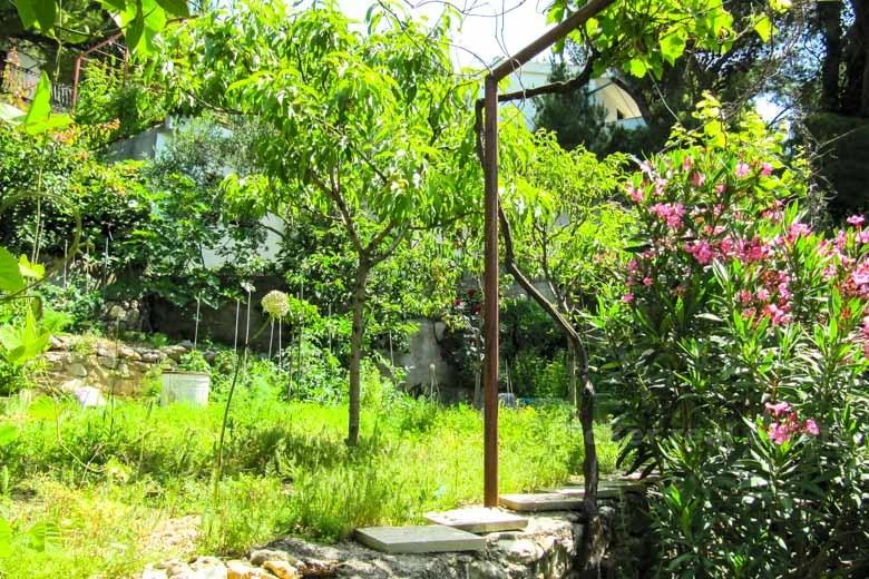 Près d'Omis, maison 2ème rangée de la mer