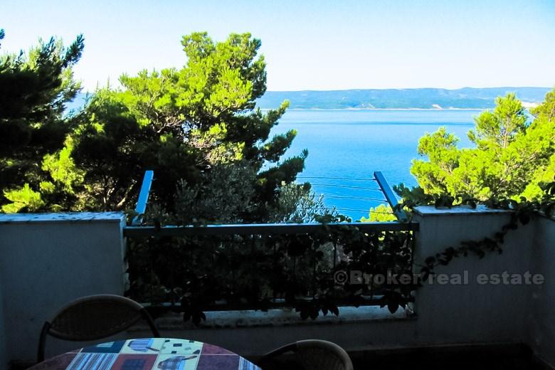 Près d'Omis, maison 2ème rangée de la mer