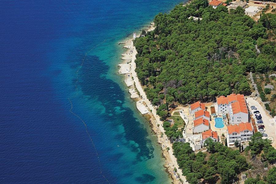 Otok Brač, prvi red do mora jednosoban stan