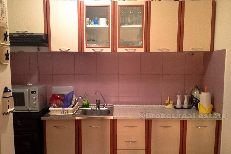 U blizini Karlobaga, lijep apartman