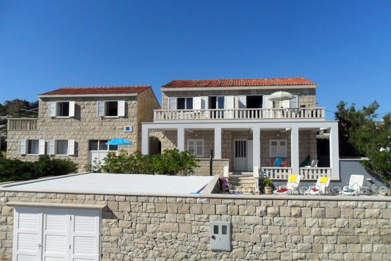 Ile de Brac, belle villa avec vue imprenable sur mer