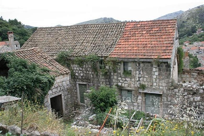 Ruiniertes Steinhaus