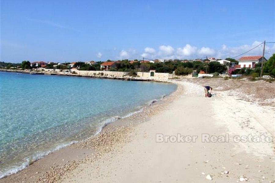 Otok Drvenik - Građevinsko zemljište s ruševinom