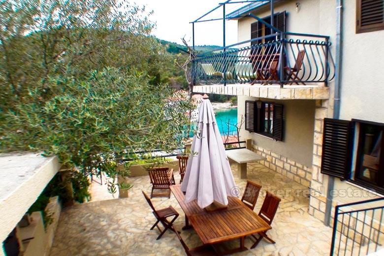 Island of Solta - Renovated detached house, 50 meters from the sea