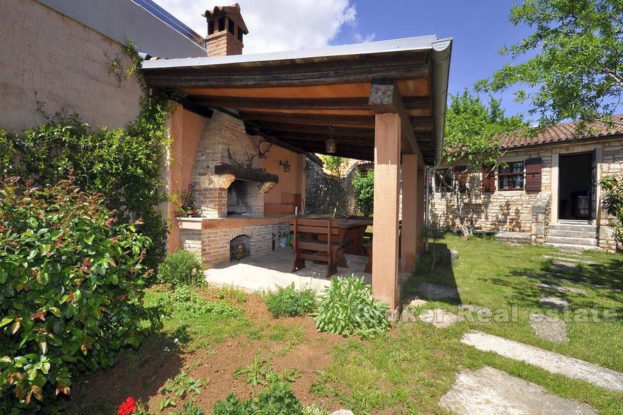 Pazin, stará kamenná vila z roku 1709.