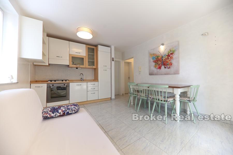 Blisko Zadaru - Odnowiony apartament z dwiema sypialniami blisko morza