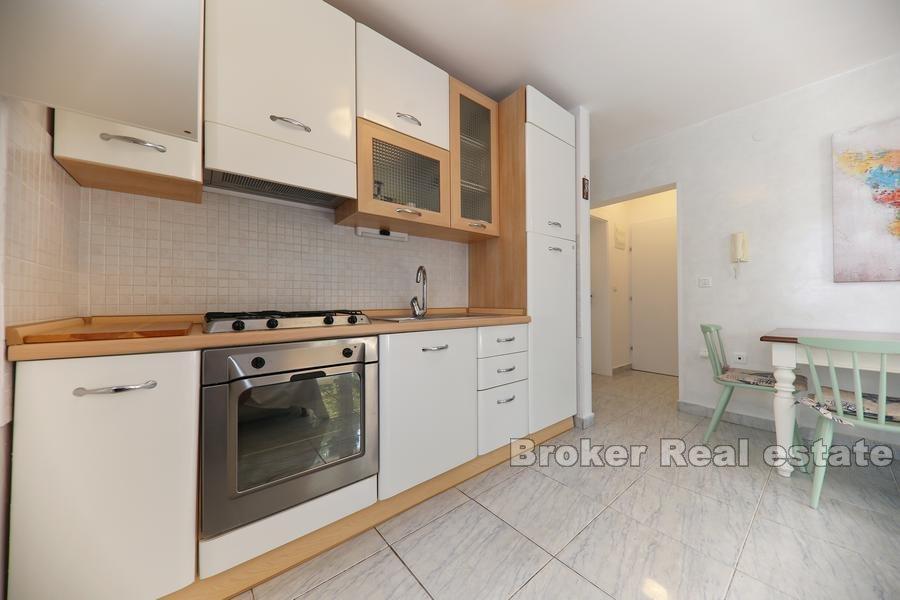 Blisko Zadaru - Odnowiony apartament z dwiema sypialniami blisko morza