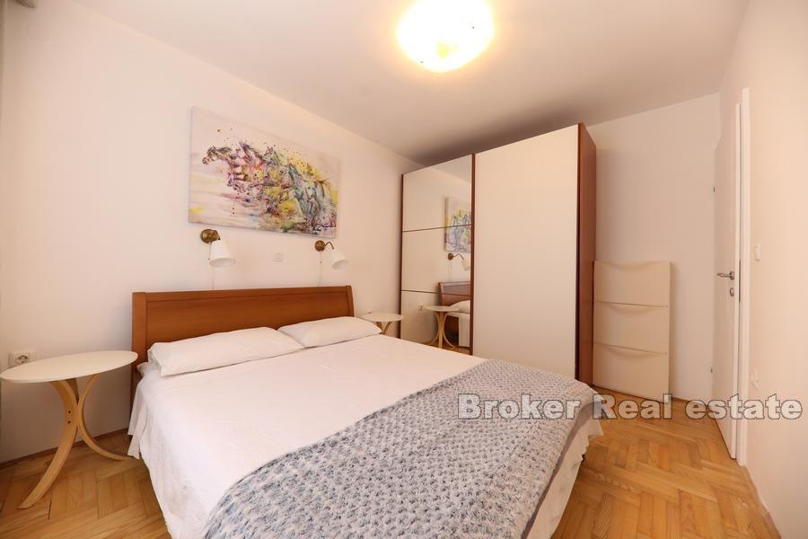 Blisko Zadaru - Odnowiony apartament z dwiema sypialniami blisko morza