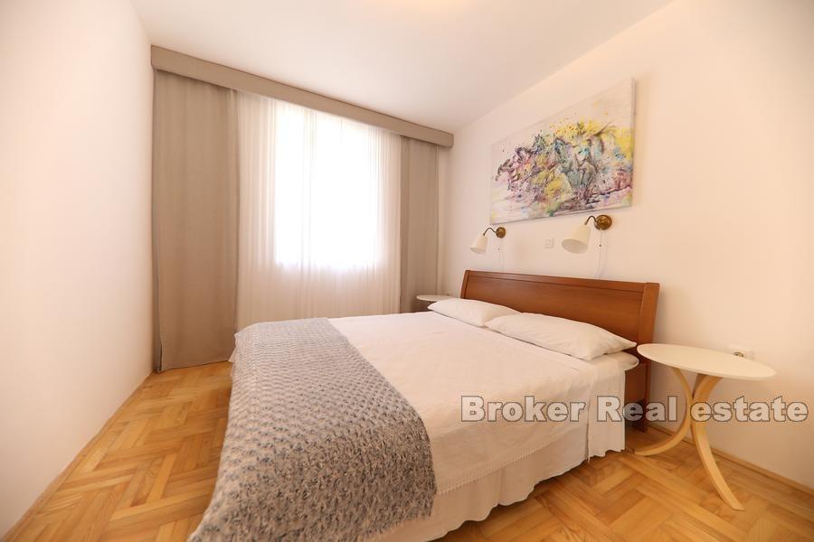 Blisko Zadaru - Odnowiony apartament z dwiema sypialniami blisko morza
