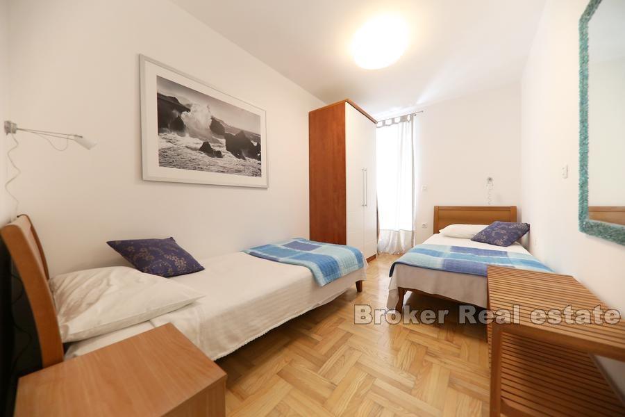 Blisko Zadaru - Odnowiony apartament z dwiema sypialniami blisko morza