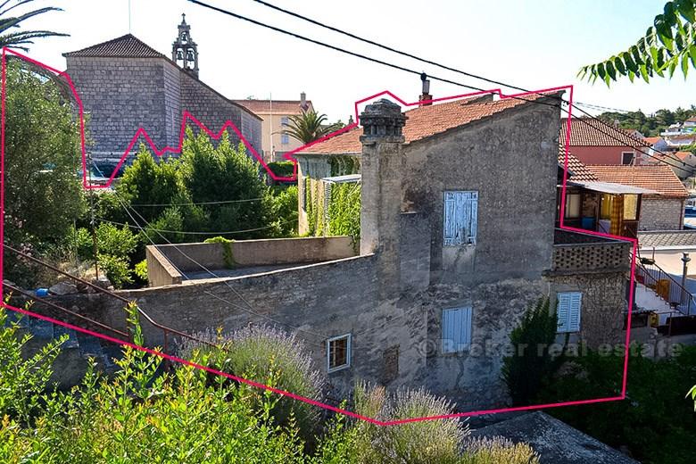 Øya Hvar, romantisk dalma hus for renovering
