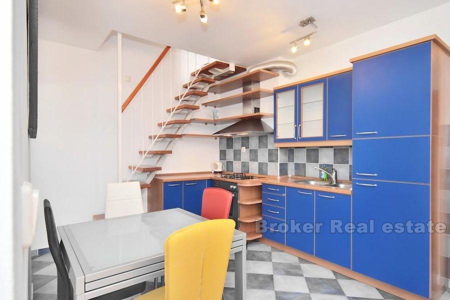 Znjan, appartement duplex entièrement meublé