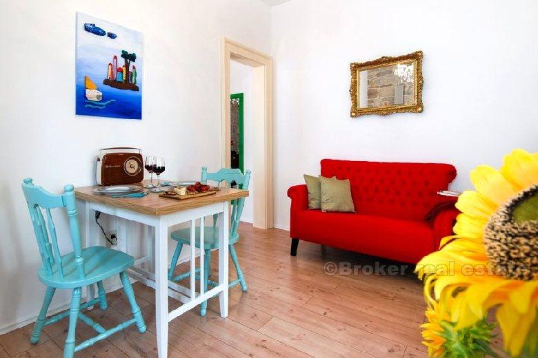 Split center - apartament położony w ładnym kamiennym domu