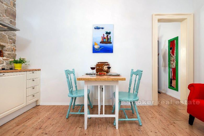 Split center - apartament położony w ładnym kamiennym domu