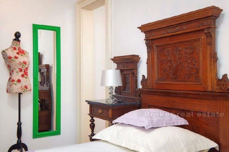 Split center - apartament położony w ładnym kamiennym domu