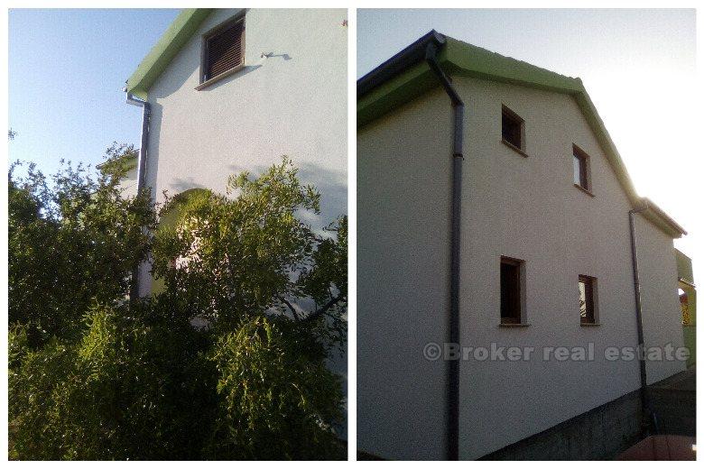 Zadar - Dom z widokiem na morze, otoczony śródziemnomorskim ogrodem