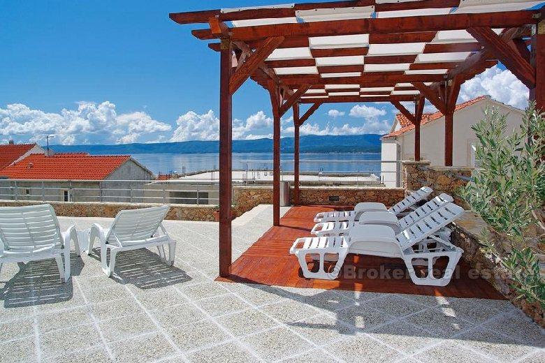 Ostrov Brač - Apartmánový dům s bazénem a výhledem na moře