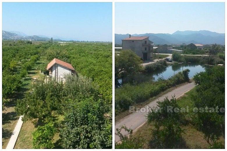 Opuzen - Hus i Neretva-dalen