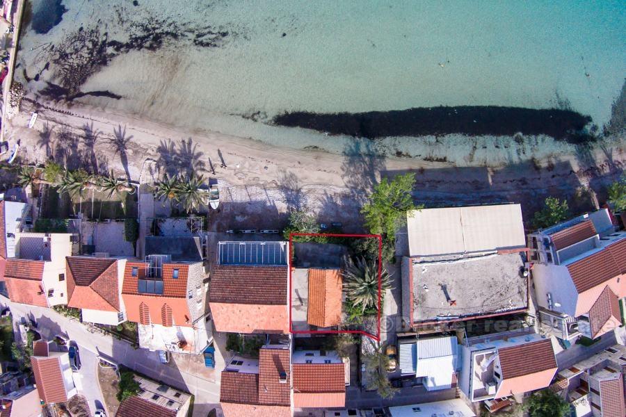 Peljesac, house right on the beach