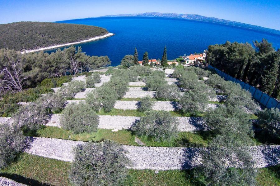 Ostrov Korčula, kamenný dům s výhledem na moře