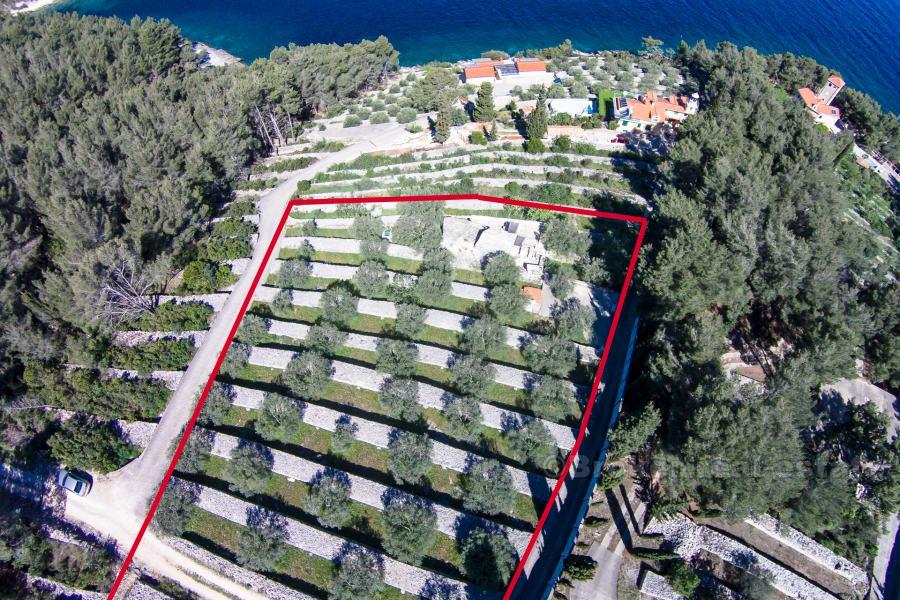 Ostrov Korčula, kamenný dům s výhledem na moře