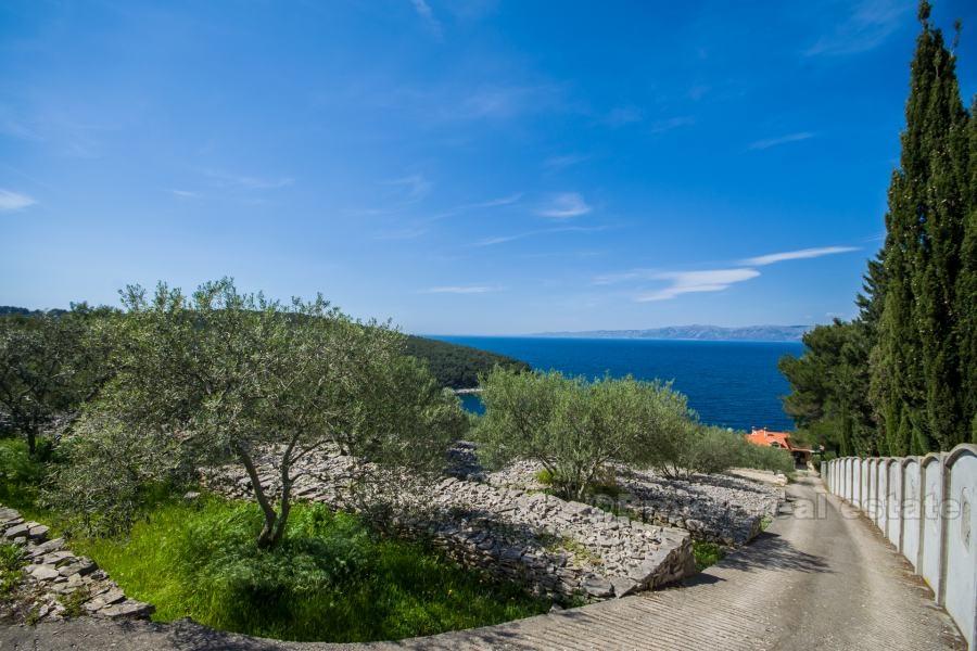 Ostrov Korčula, kamenný dům s výhledem na moře