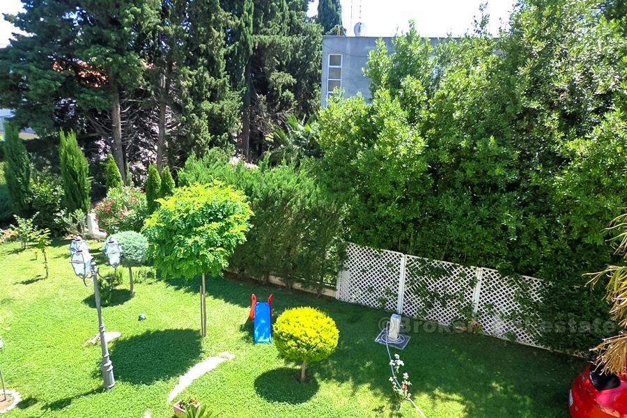 Split, velmi atraktivní vila s bazénem