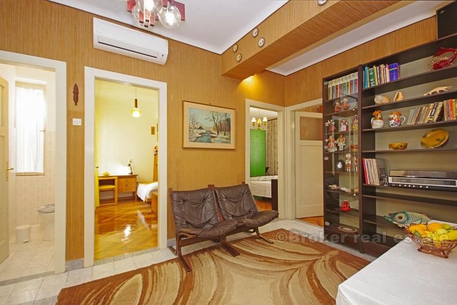 Split, Bacvice, confortable appartement de trois chambres