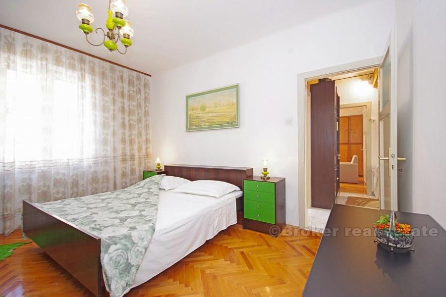 Split, Bacvice, komfortný apartmán s 4 spálňami