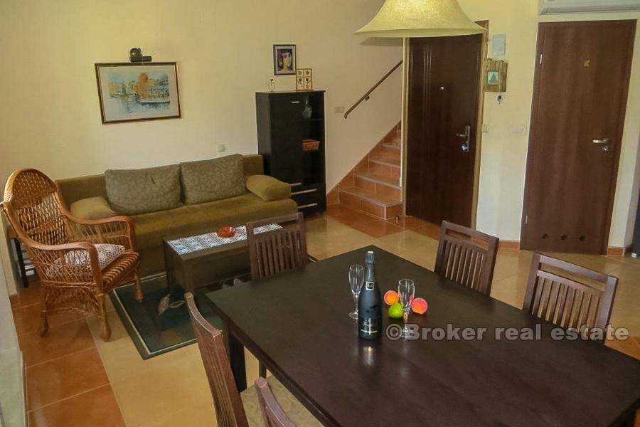 Ploce - Odnowiony kamienny dom w pierwszym rzędzie do morza