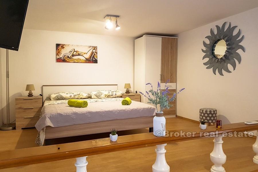 Ostrov Murter - Krásná nemovitost v první řadě k moři