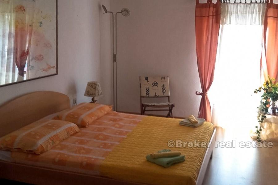 Ostrov Murter - Krásná nemovitost v první řadě k moři