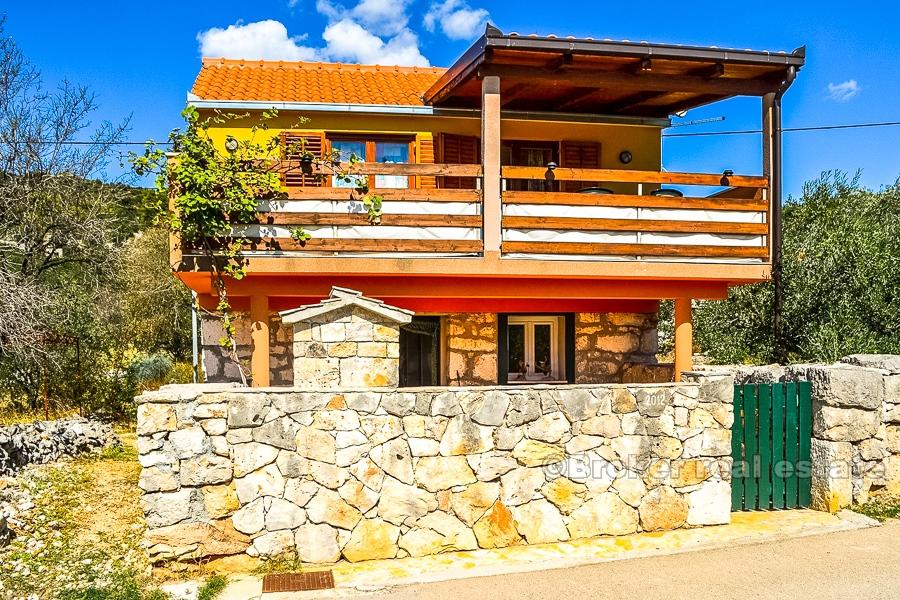 W pobliżu Trogiru - Uroczy dom w spokojnej okolicy