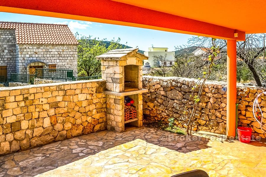 W pobliżu Trogiru - Uroczy dom w spokojnej okolicy