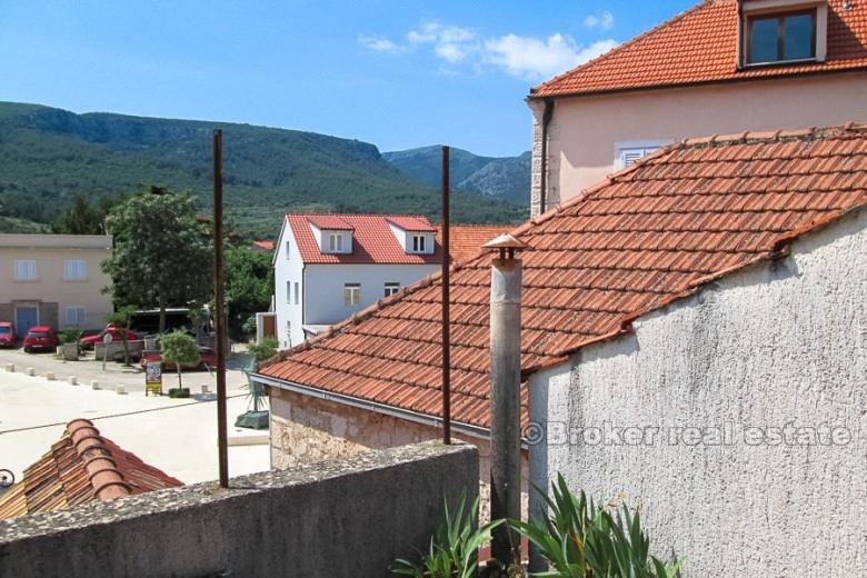 Wyspa Hvar, kamienny dom na trzech piętrach