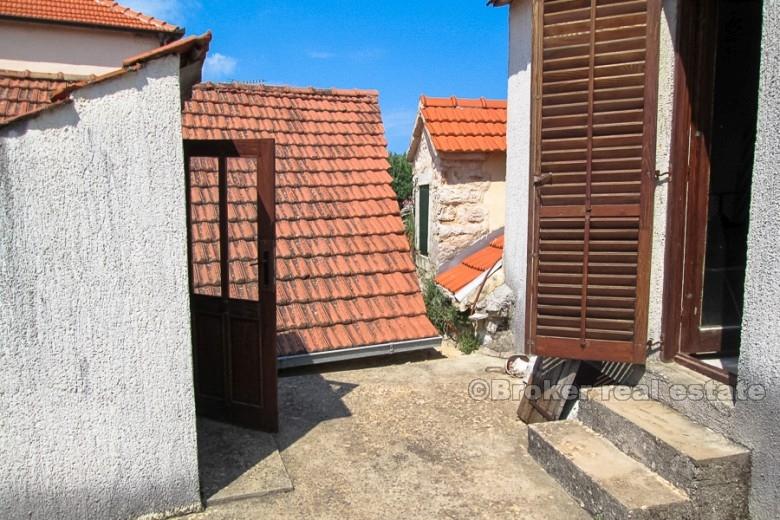 Wyspa Hvar, kamienny dom na trzech piętrach