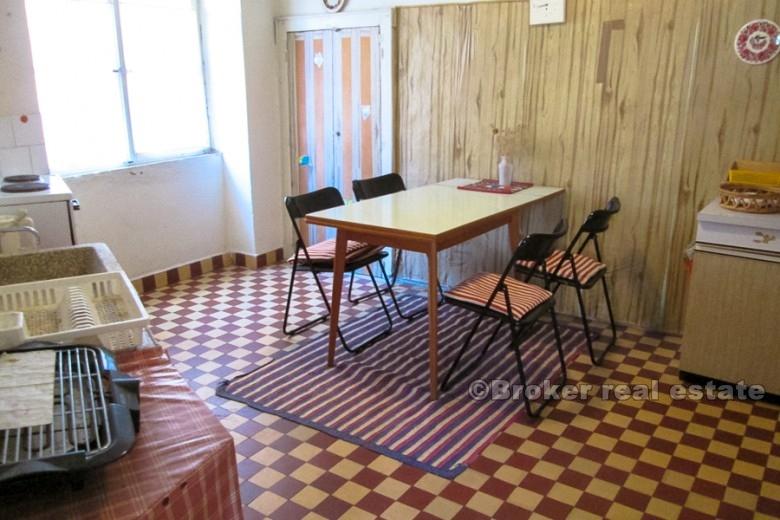 Wyspa Hvar, kamienny dom na trzech piętrach