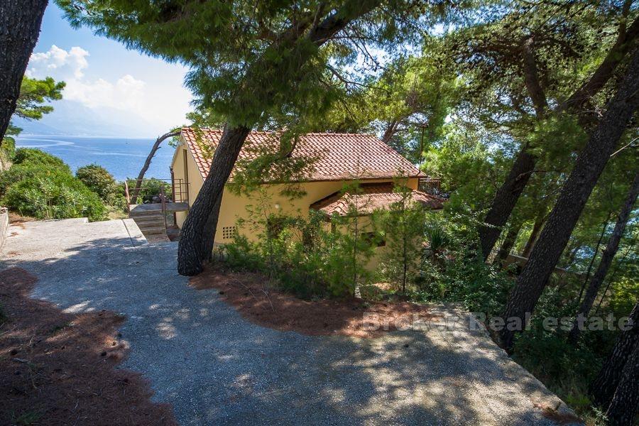 Omis - Excellente maison située au premier rang de la mer