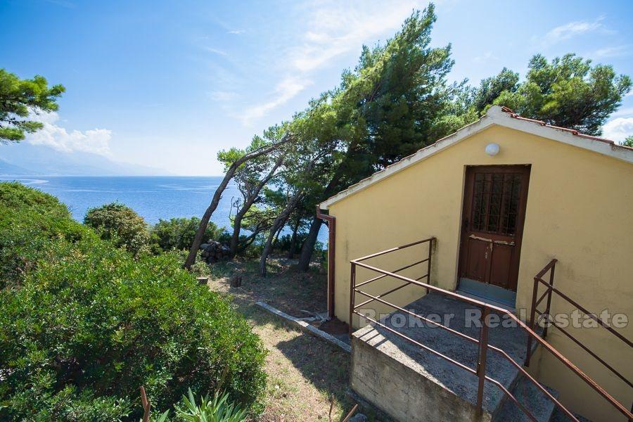 Omis - Excellente maison située au premier rang de la mer
