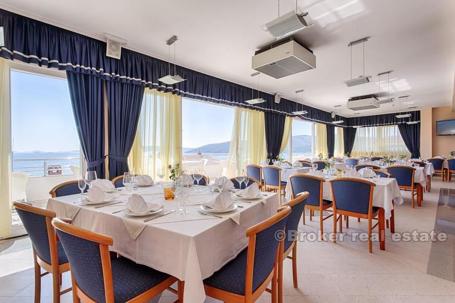 Trogir - Hotel mit Meerblick