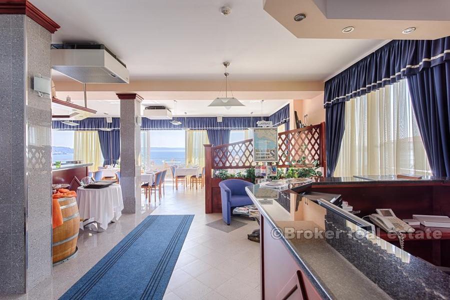 Trogir - Hotel mit Meerblick