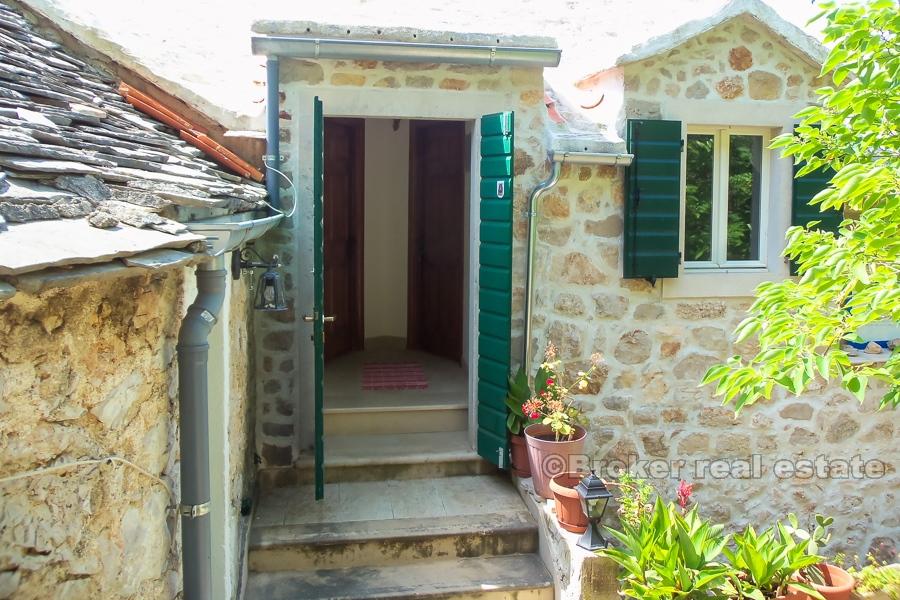 øya Brac - Stenhus med havutsikt