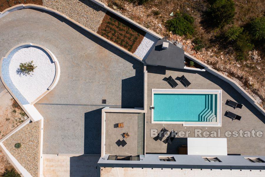 Isola di Brac - Villa di nuova costruzione con piscina e vista mare