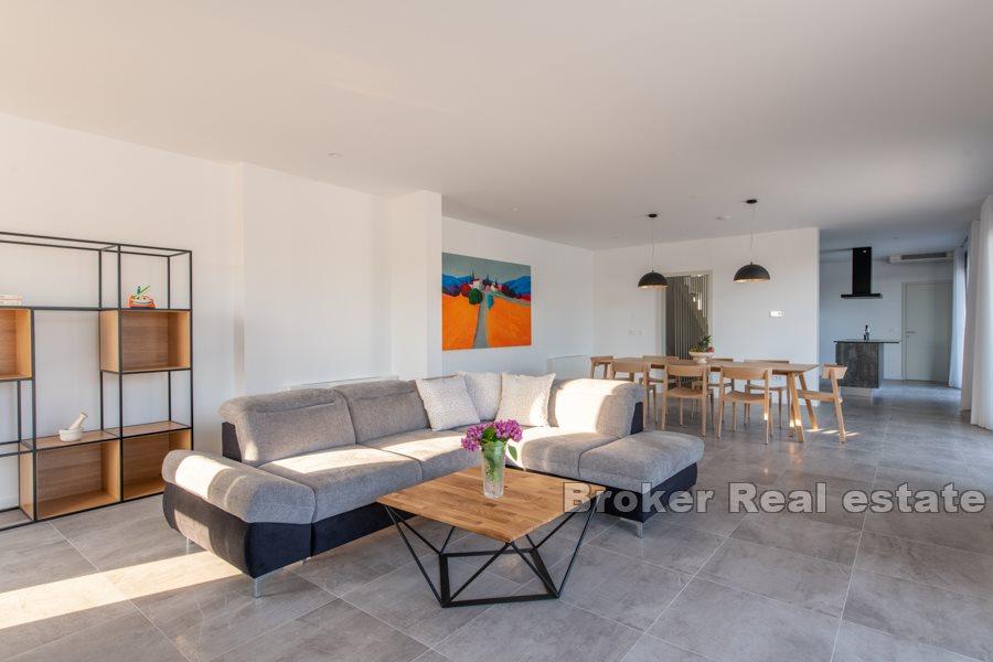 Isola di Brac - Villa di nuova costruzione con piscina e vista mare