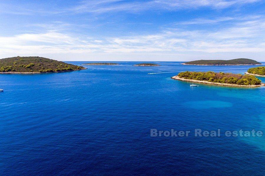 Остров Солта - дом, второй ряд от моря