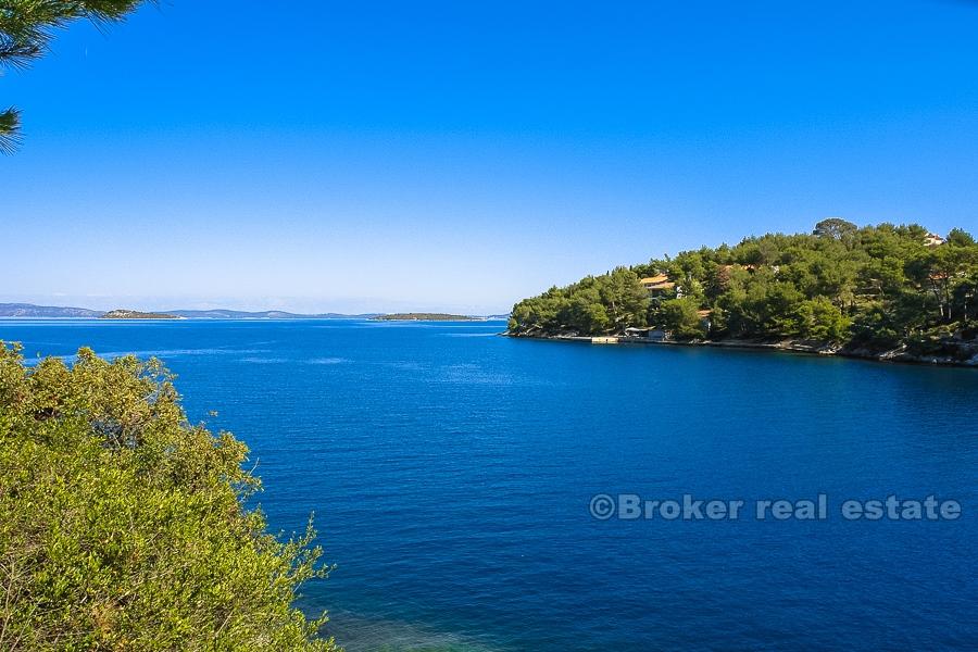 Ön Dugi Otok, tomter nära havet