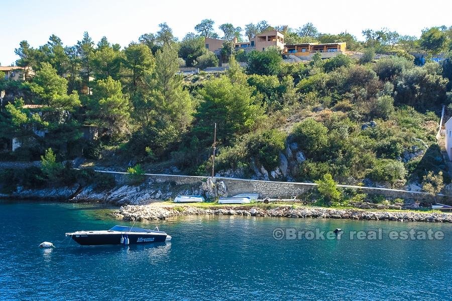 Øya Dugi otok, byggegrense nær sjøen